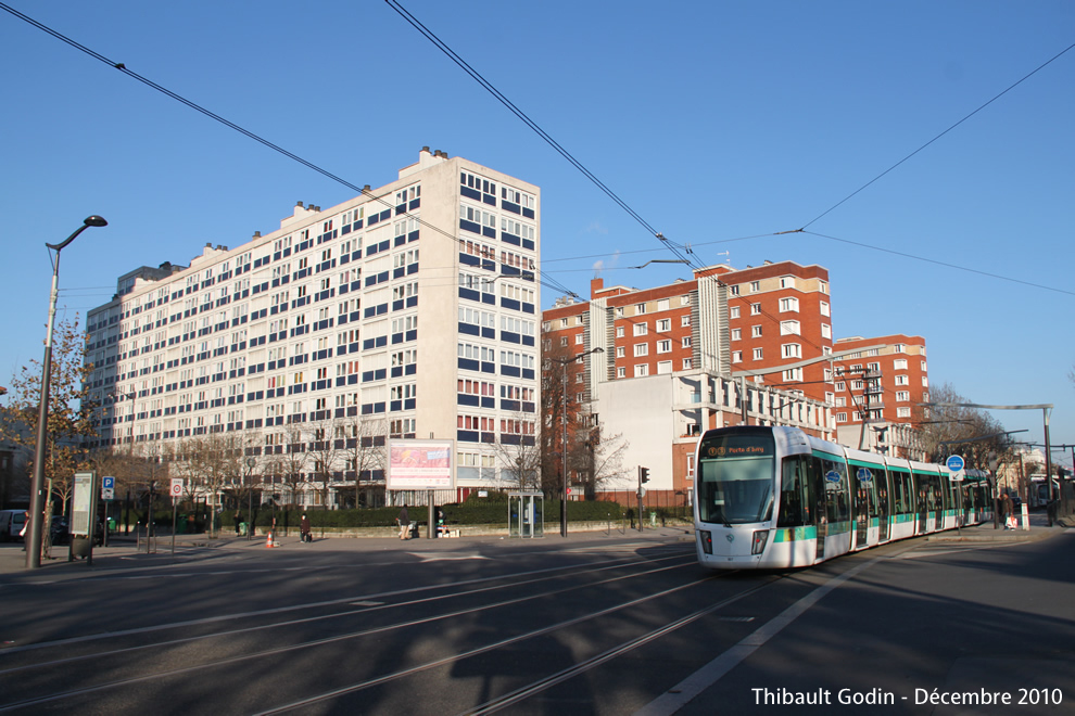 Tram 307 sur la ligne T3a (RATP) à Porte d'Ivry (Paris)