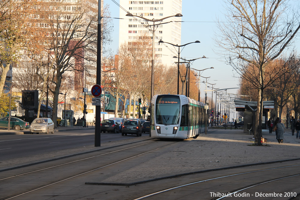 Tram 311 sur la ligne T3a (RATP) à Porte de Choisy (Paris)