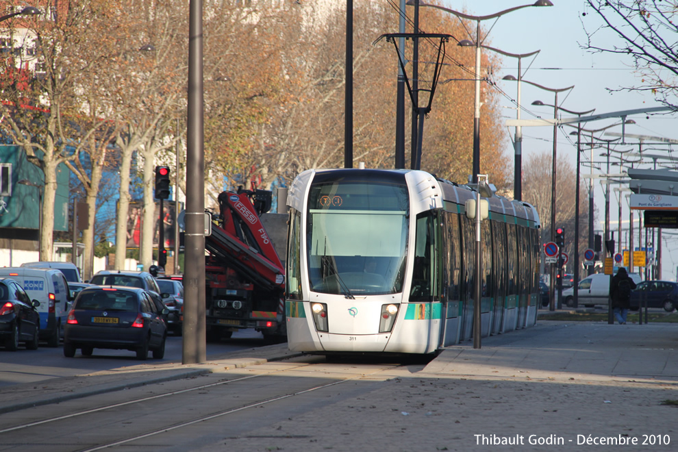 Tram 311 sur la ligne T3a (RATP) à Porte de Choisy (Paris)