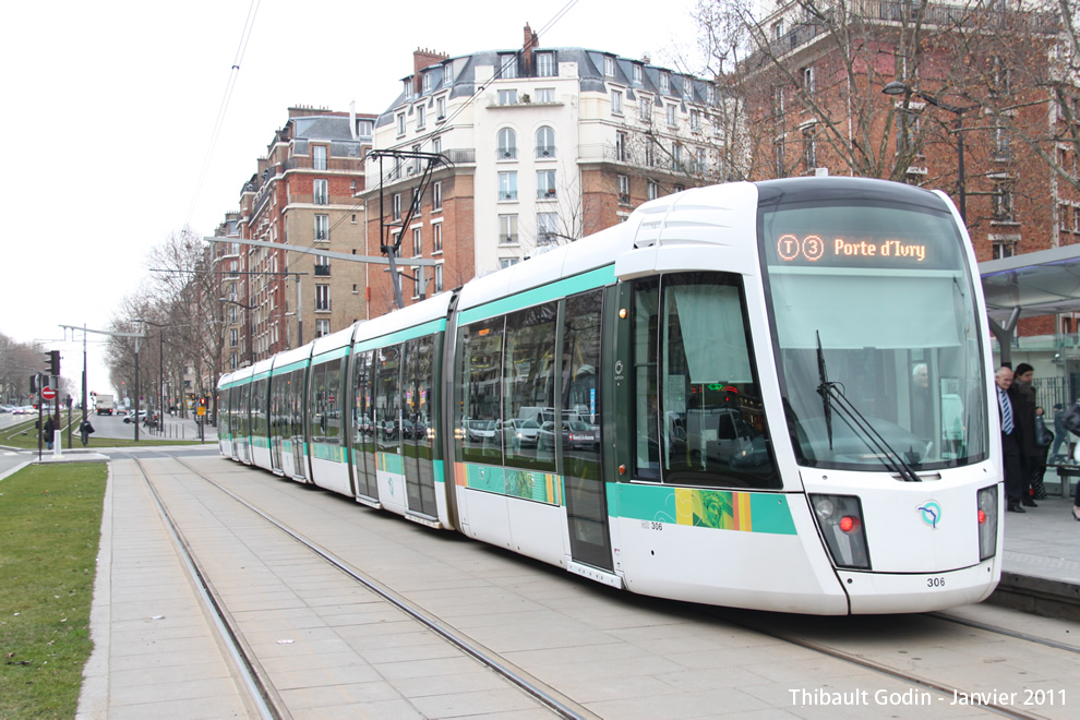 Tram 306 sur la ligne T3a (RATP) à Porte d'Orléans (Paris)