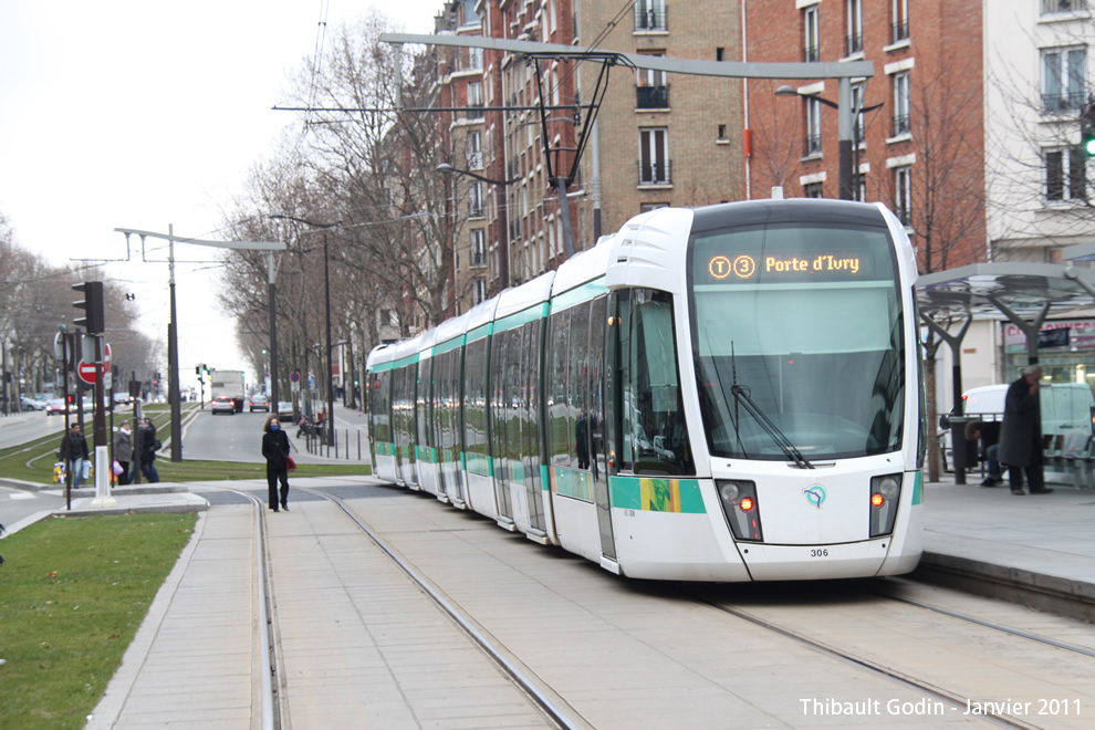 Tram 306 sur la ligne T3a (RATP) à Porte d'Orléans (Paris)