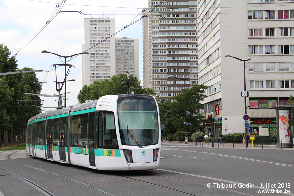 Tram 337 sur la ligne T3a (RATP) à Porte d'Ivry (Paris)