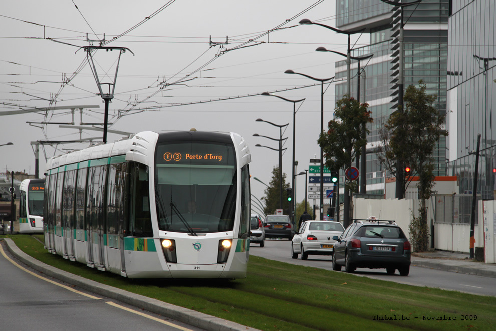 Tram 311 sur la ligne T3a (RATP) à Pont du Garigliano (Paris)