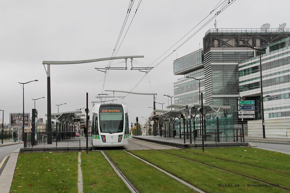 Tram 304 sur la ligne T3a (RATP) à Pont du Garigliano (Paris)