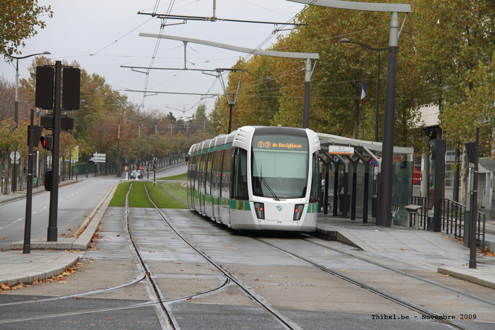 Tram 314 sur la ligne T3a (RATP) à Balard (Paris)