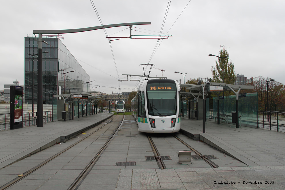 Tram 304 sur la ligne T3a (RATP) à Pont du Garigliano (Paris)