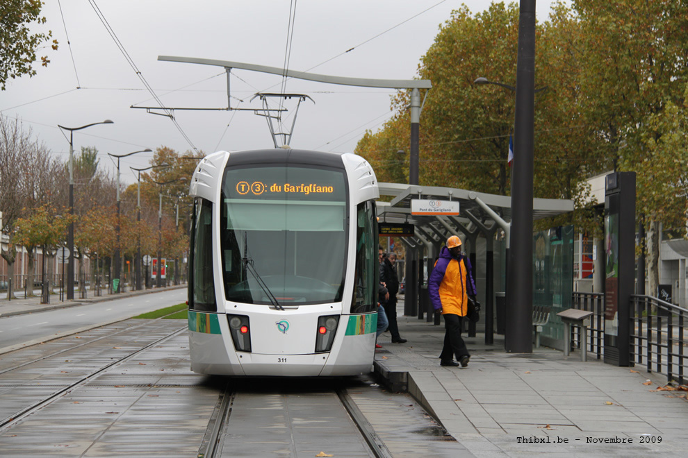 Tram 311 sur la ligne T3a (RATP) à Balard (Paris)