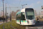 Tram 338 sur la ligne T3b (RATP) à Ella Fitzgerald - Grands Moulins de Pantin (Paris)