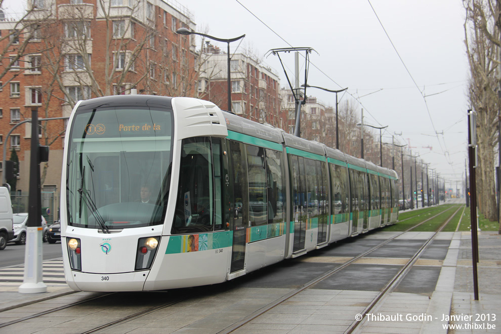 Tram 340 sur la ligne T3b (RATP) à Colette Besson (Paris)