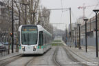 Tram 334 sur la ligne T3b (RATP) à Rosa Parks (Paris)