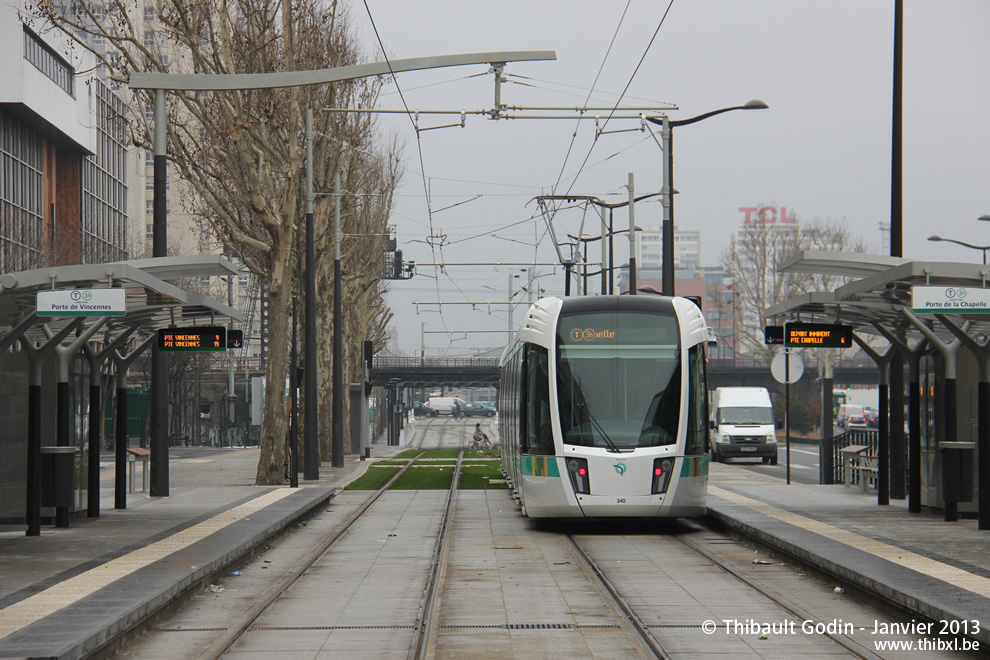 Tram 340 sur la ligne T3b (RATP) à Colette Besson (Paris)