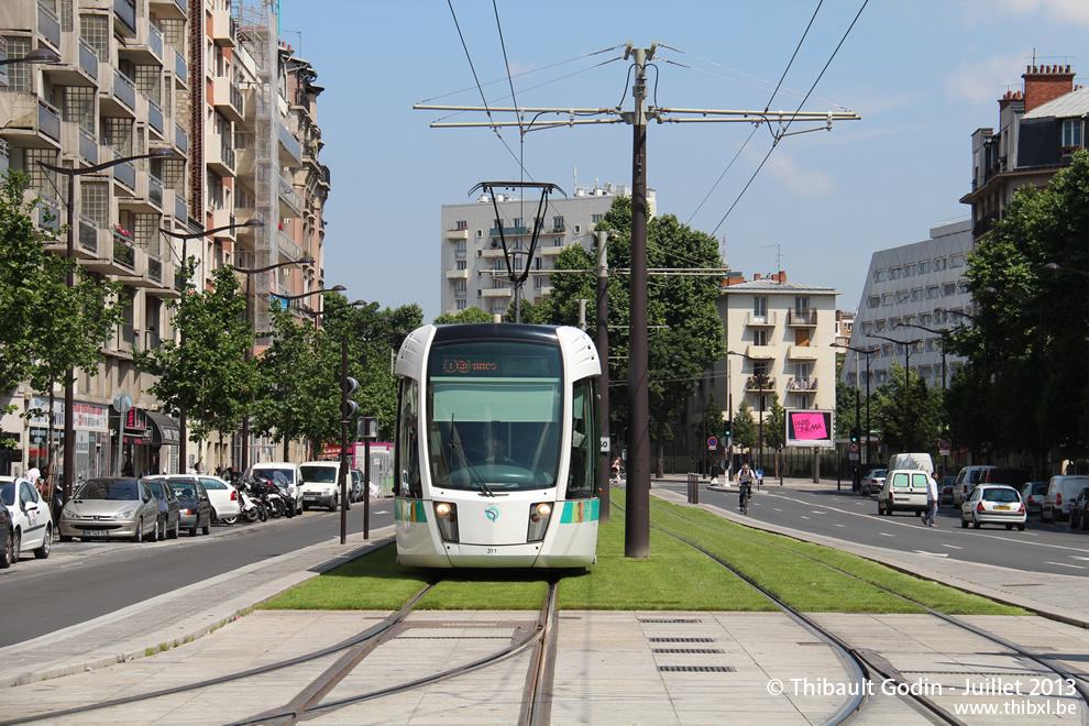 Tram 311 sur la ligne T3b (RATP) à Porte de Vincennes (Paris)