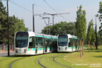 Trams 306 et 329 sur la ligne T3b (RATP) à Butte du Chapeau Rouge (Paris)