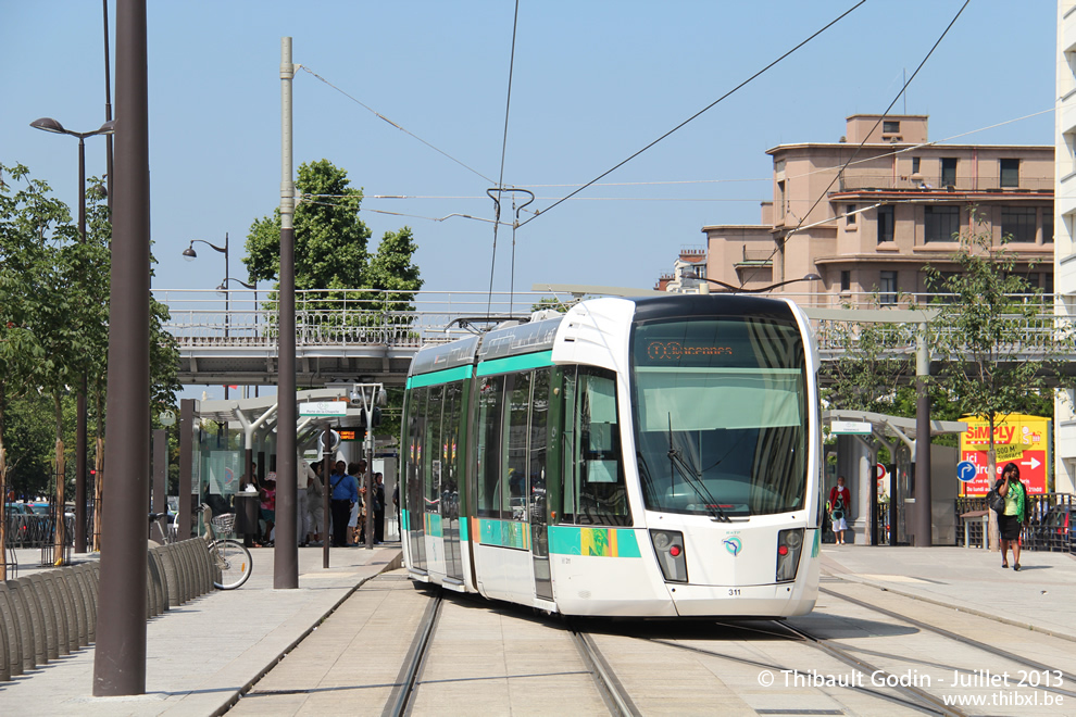 Tram 311 sur la ligne T3b (RATP) à Porte de Vincennes (Paris)