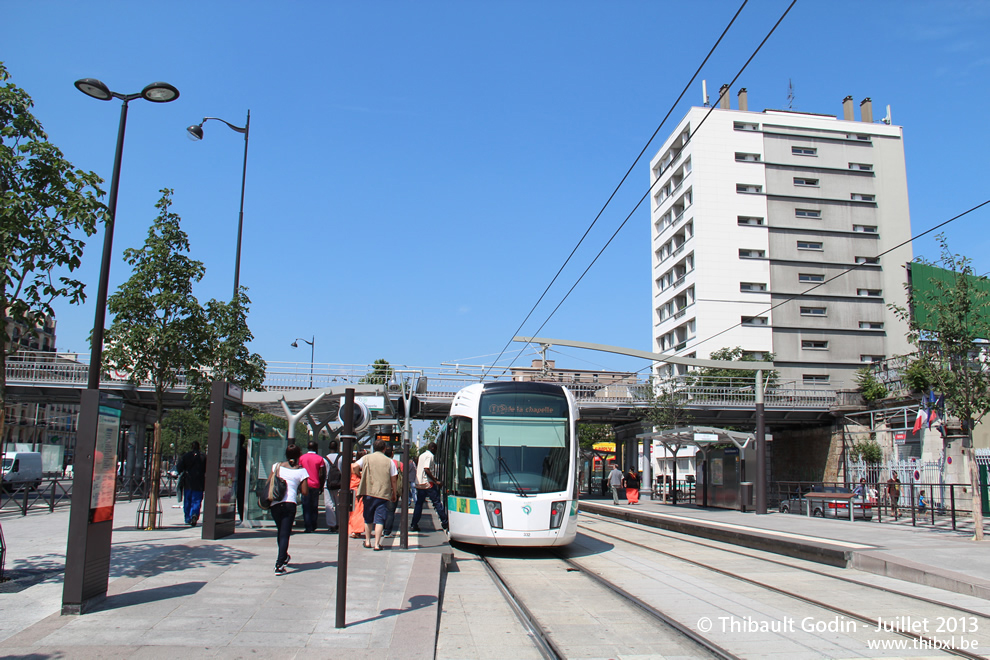 Tram 332 sur la ligne T3b (RATP) à Porte de Vincennes (Paris)