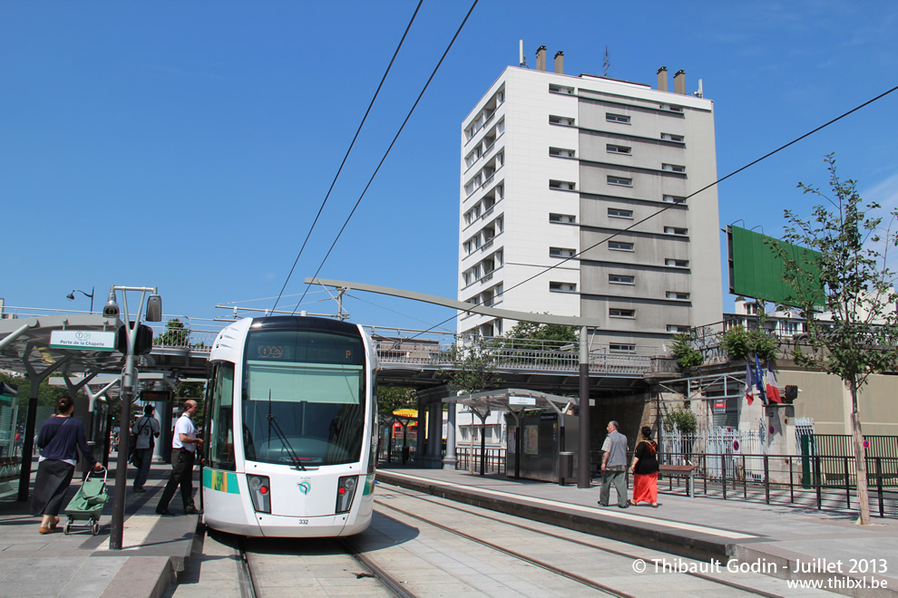 Tram 332 sur la ligne T3b (RATP) à Porte de Vincennes (Paris)