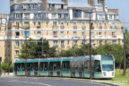 Tram 338 sur la ligne T3b (RATP) à Butte du Chapeau Rouge (Paris)