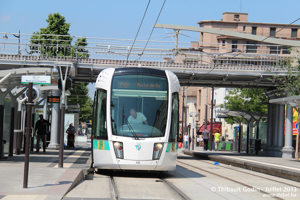 Tram 332 sur la ligne T3b (RATP) à Porte de Vincennes (Paris)