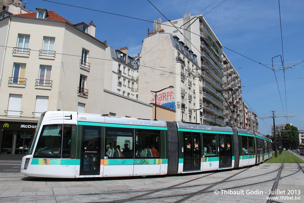 Tram 311 sur la ligne T3b (RATP) à Porte de Vincennes (Paris)