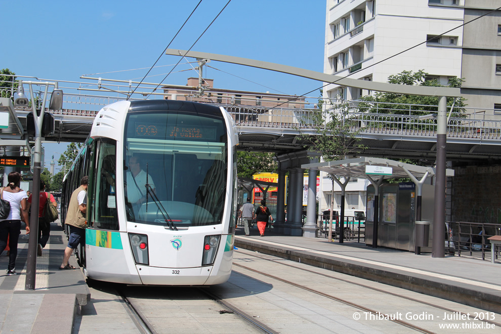 Tram 332 sur la ligne T3b (RATP) à Porte de Vincennes (Paris)