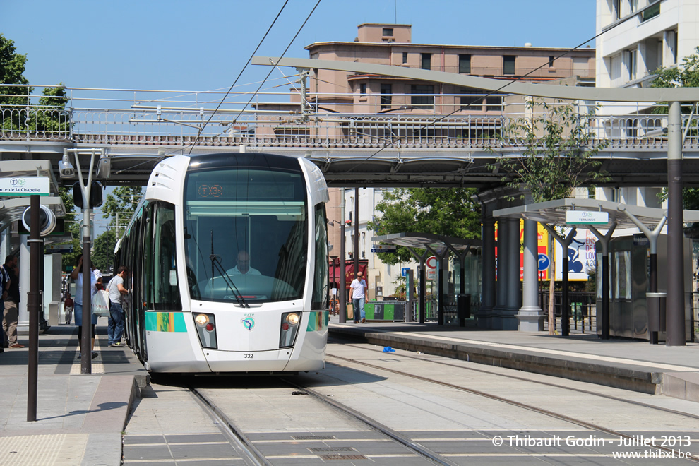 Tram 332 sur la ligne T3b (RATP) à Porte de Vincennes (Paris)