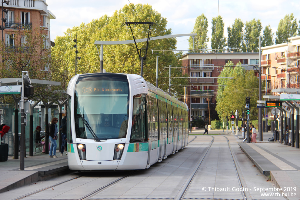 Tram 358 sur la ligne T3b (RATP) à Porte des Lilas (Paris)