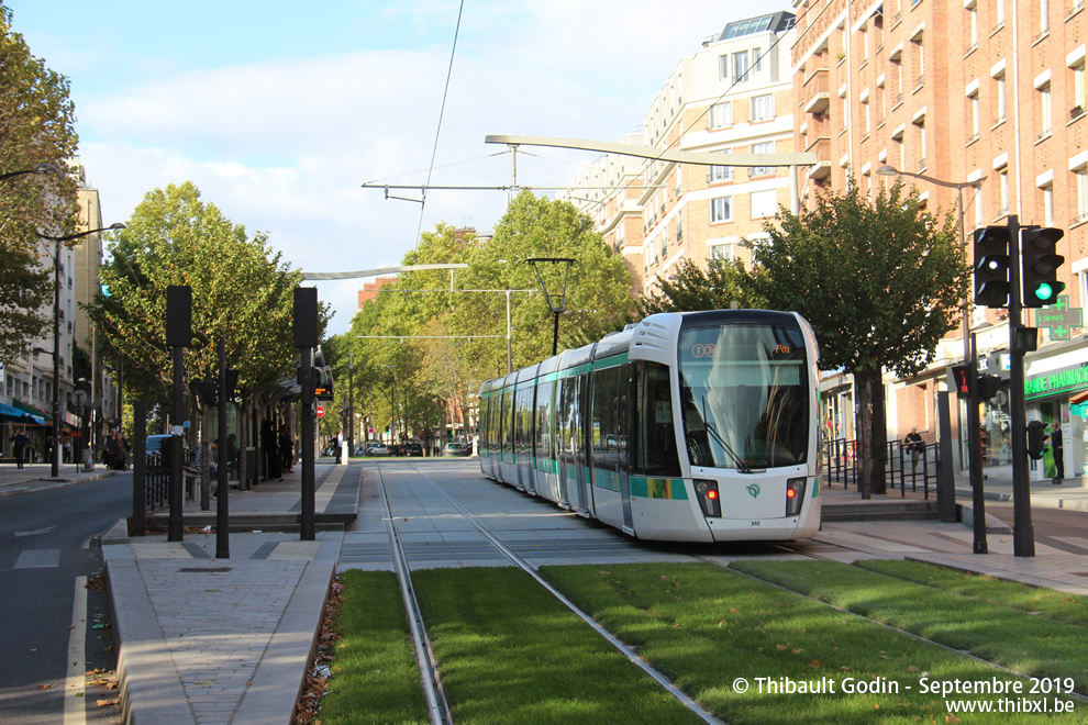 Tram 340 sur la ligne T3b (RATP) à Séverine (Paris)