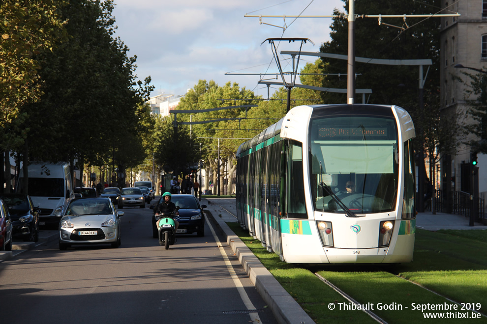 Tram 348 sur la ligne T3b (RATP) à Adrienne Bolland (Paris)