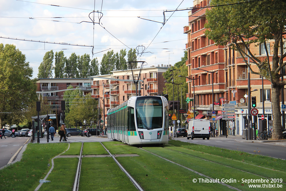 Tram 357 sur la ligne T3b (RATP) à Porte des Lilas (Paris)