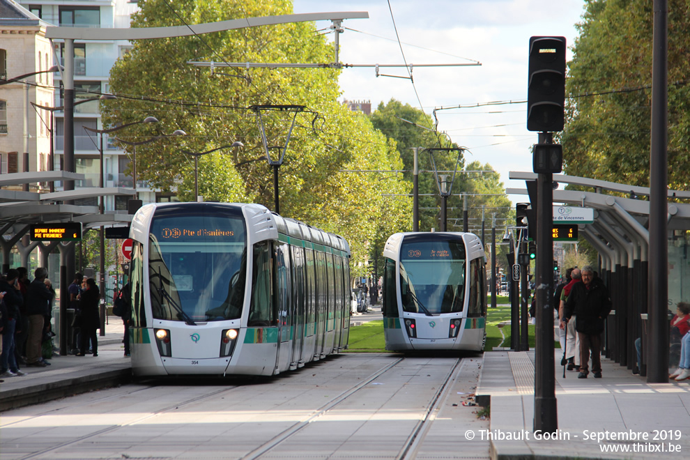 Trams 354 et 357 sur la ligne T3b (RATP) à Porte de Bagnolet (Paris)