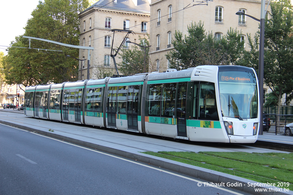 Tram 343 sur la ligne T3b (RATP) à Adrienne Bolland (Paris)