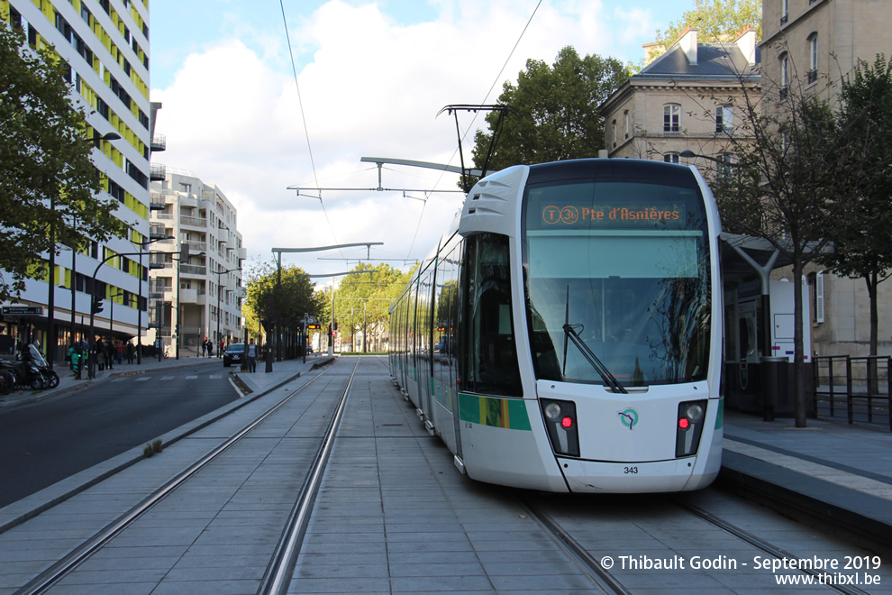 Tram 343 sur la ligne T3b (RATP) à Adrienne Bolland (Paris)