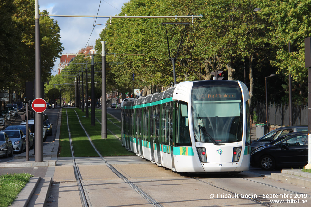 Tram 354 sur la ligne T3b (RATP) à Porte de Bagnolet (Paris)