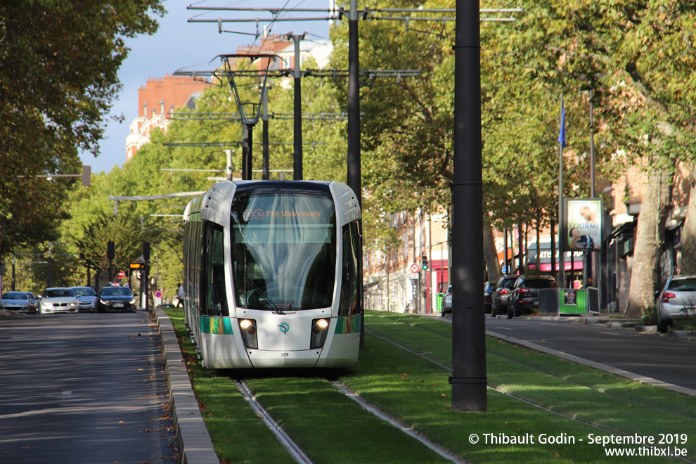 Tram 329 sur la ligne T3b (RATP) à Séverine (Paris)