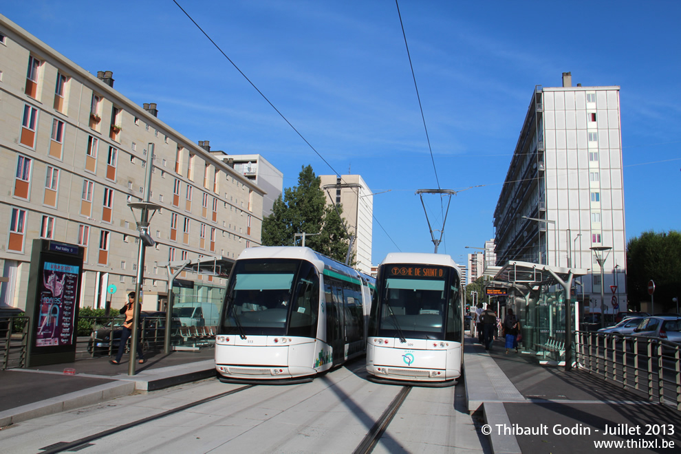 Trams 509 et 513 sur la ligne T5 (RATP) à Sarcelles