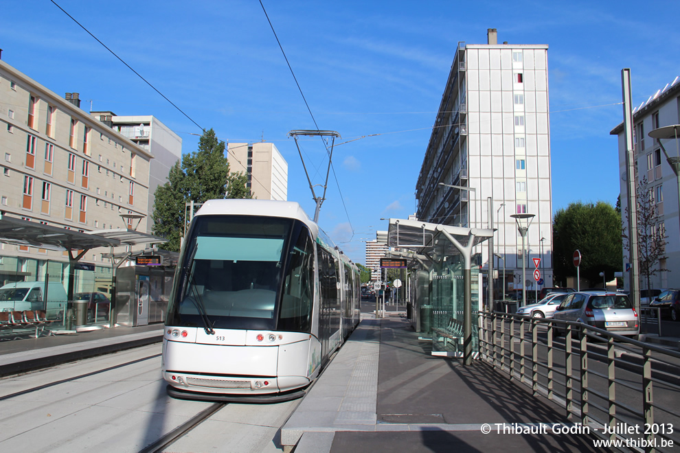 Tram 513 sur la ligne T5 (RATP) à Sarcelles