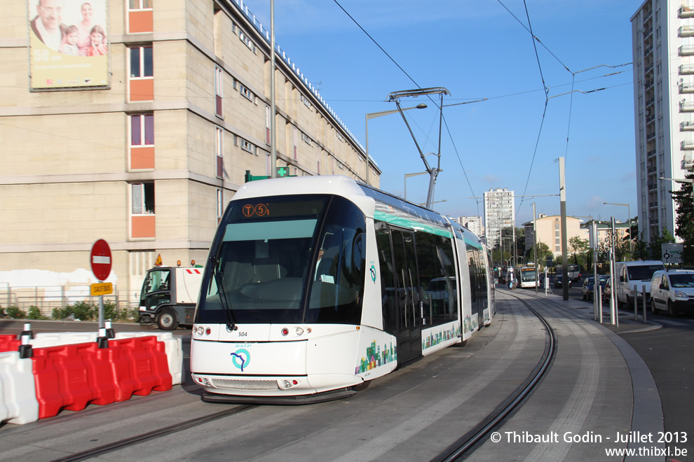 Tram 504 sur la ligne T5 (RATP) à Sarcelles