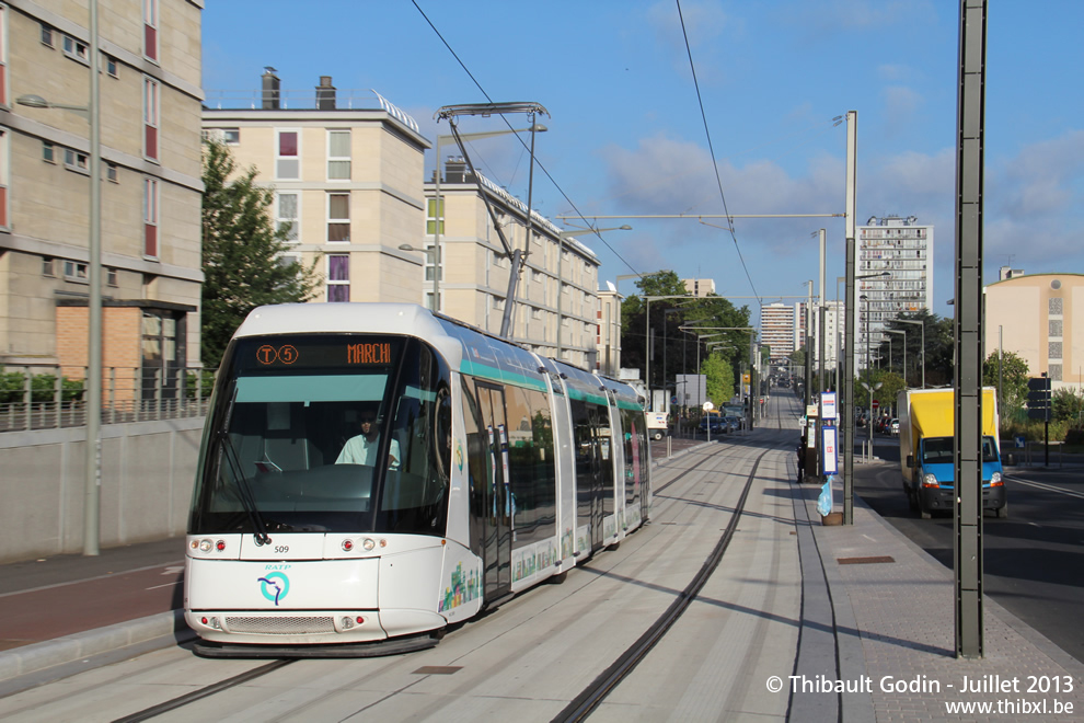 Tram 509 sur la ligne T5 (RATP) à Sarcelles