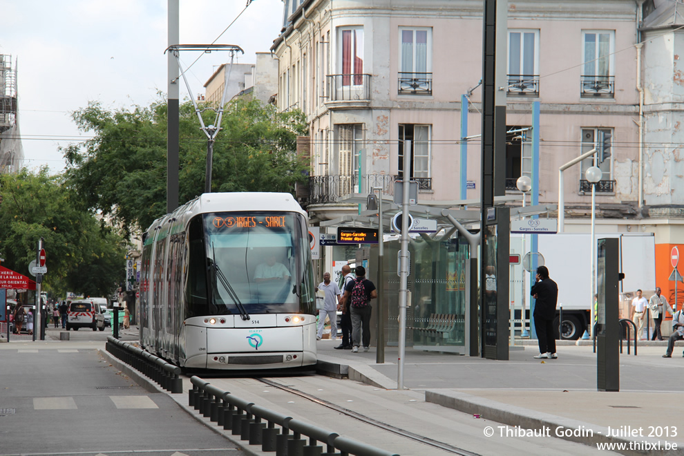Tram 514 sur la ligne T5 (RATP) à Saint-Denis