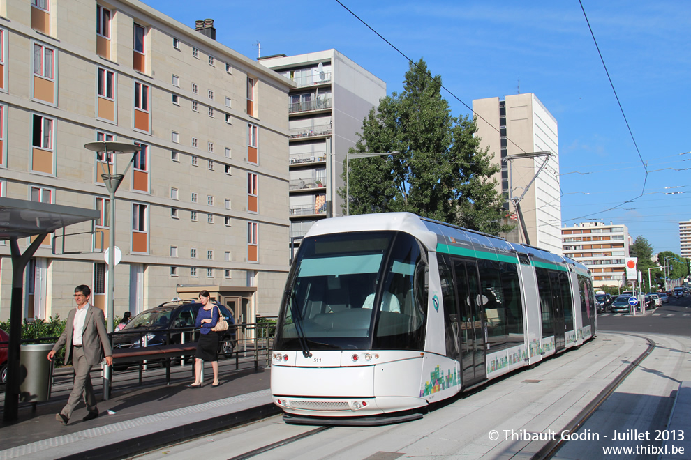 Tram 511 sur la ligne T5 (RATP) à Sarcelles