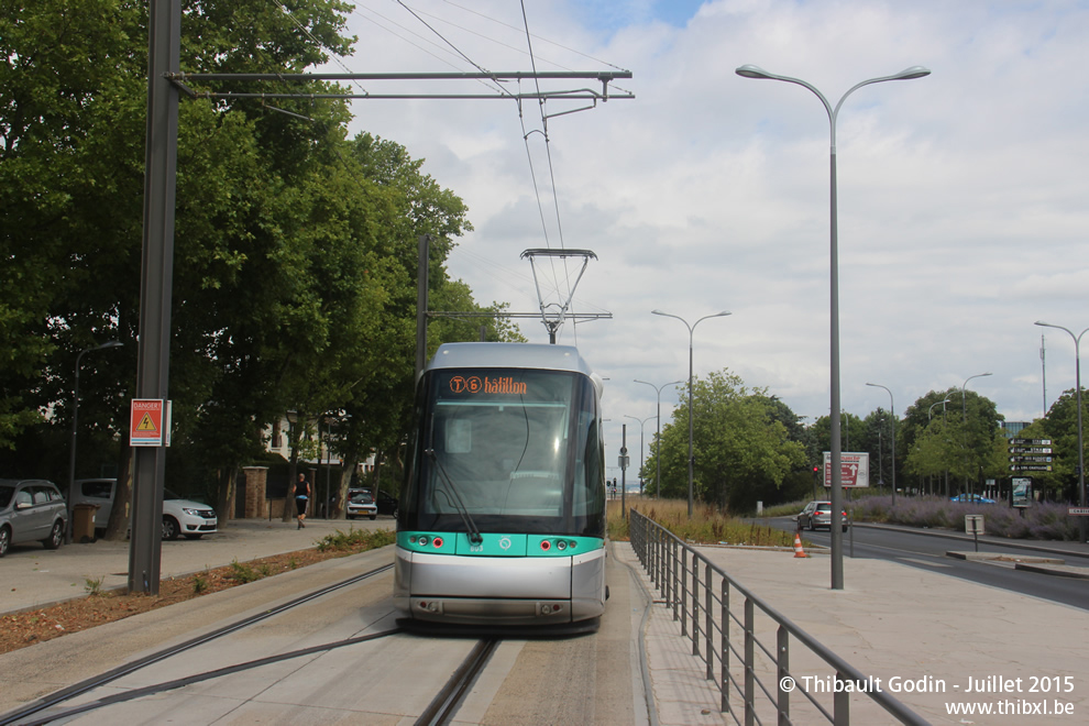 Tram 603 sur la ligne T6 (RATP) à Châtillon