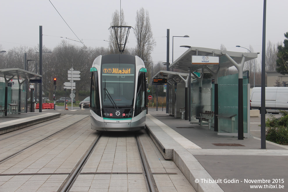 Tram 716 sur la ligne T7 (RATP) à Chevilly-Larue