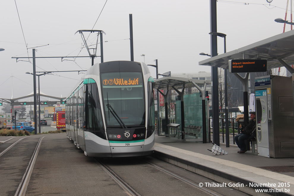 Tram 709 sur la ligne T7 (RATP) à Chevilly-Larue