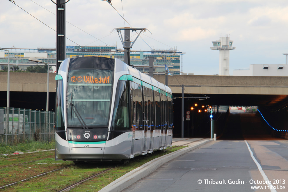 Tram 709 sur la ligne T7 (RATP) à Athis-Mons