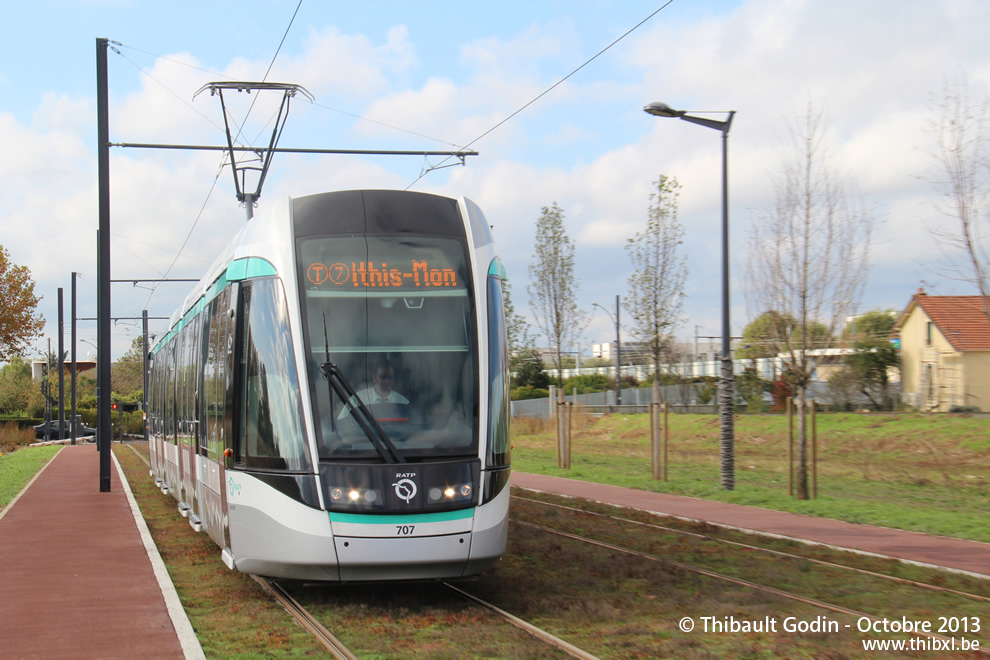 Tram 707 sur la ligne T7 (RATP) à Rungis