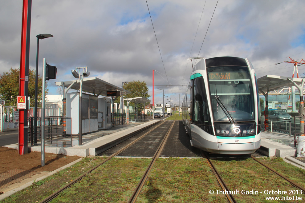 Tram 701 sur la ligne T7 (RATP) à Rungis