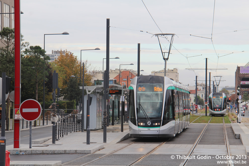 Tram 705 sur la ligne T7 (RATP) à Villejuif