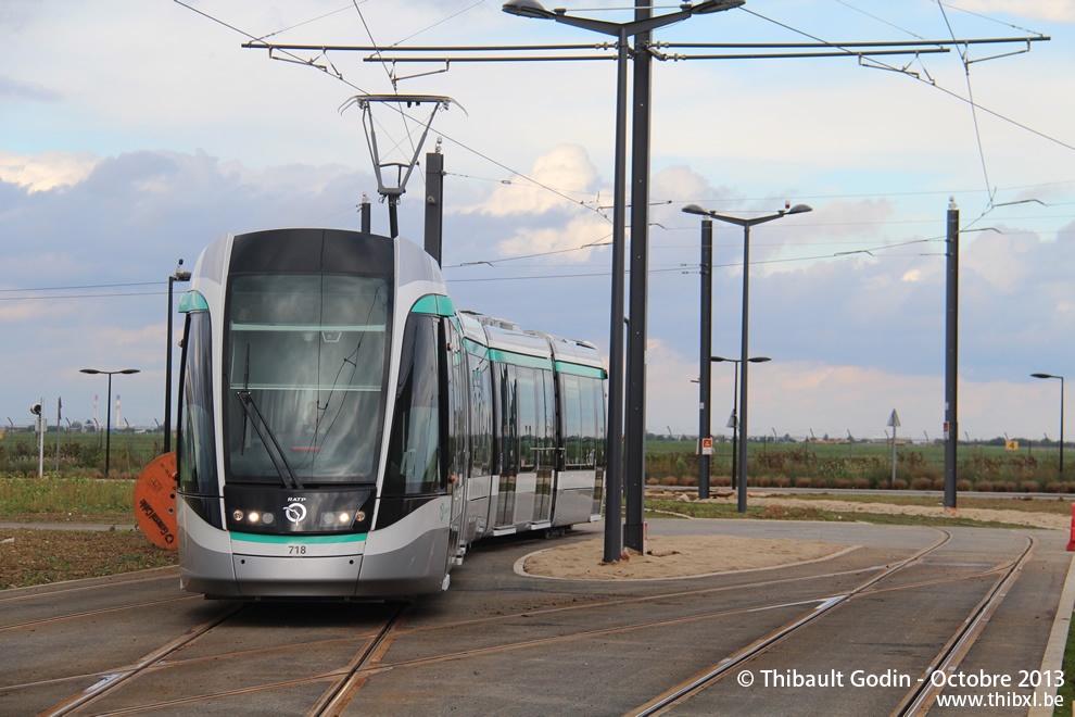 Tram 718 sur la ligne T7 (RATP) à Athis-Mons