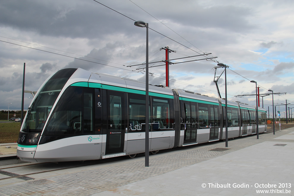 Tram 718 sur la ligne T7 (RATP) à Athis-Mons