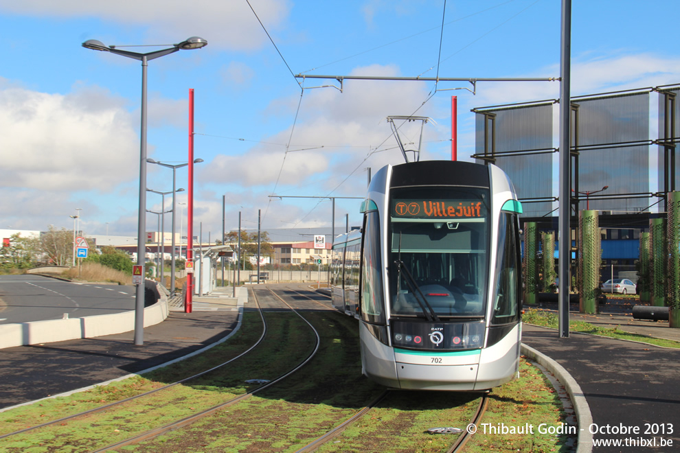 Tram 702 sur la ligne T7 (RATP) à Rungis